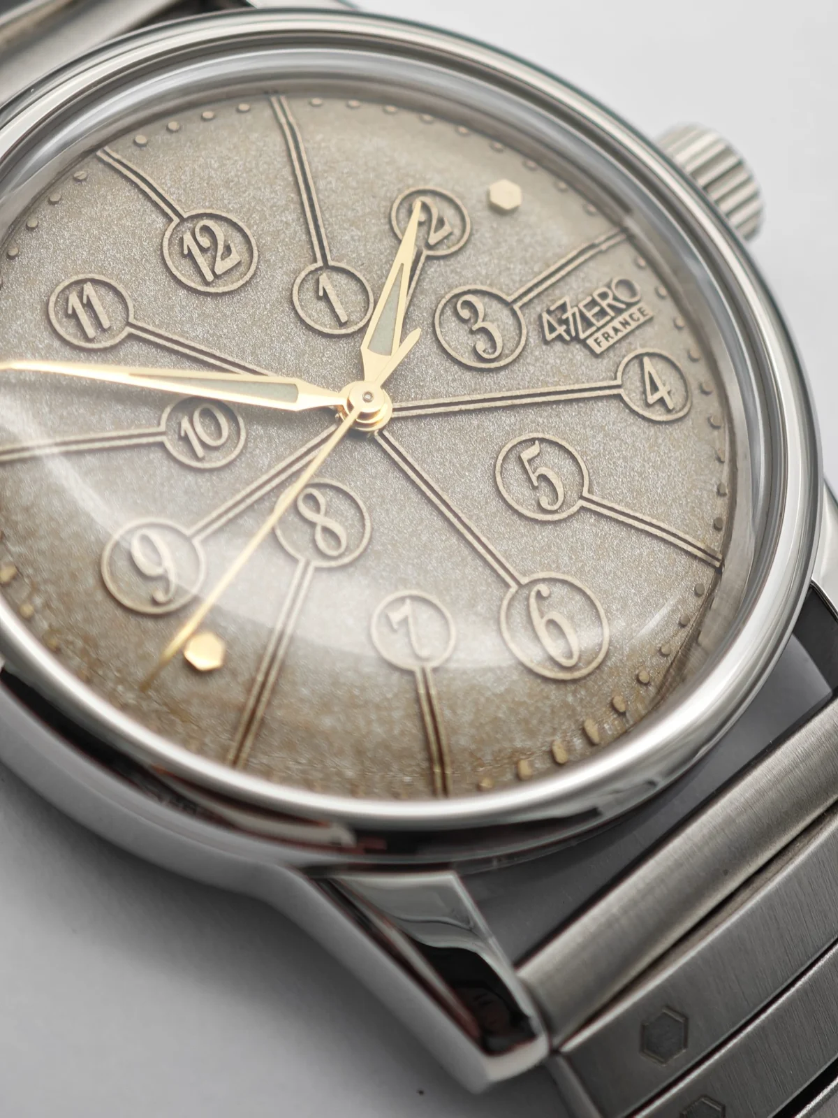 47ZERO Odd-Hours, Double-Dome, Vintage-Vibe, 38mm image 2 of 3